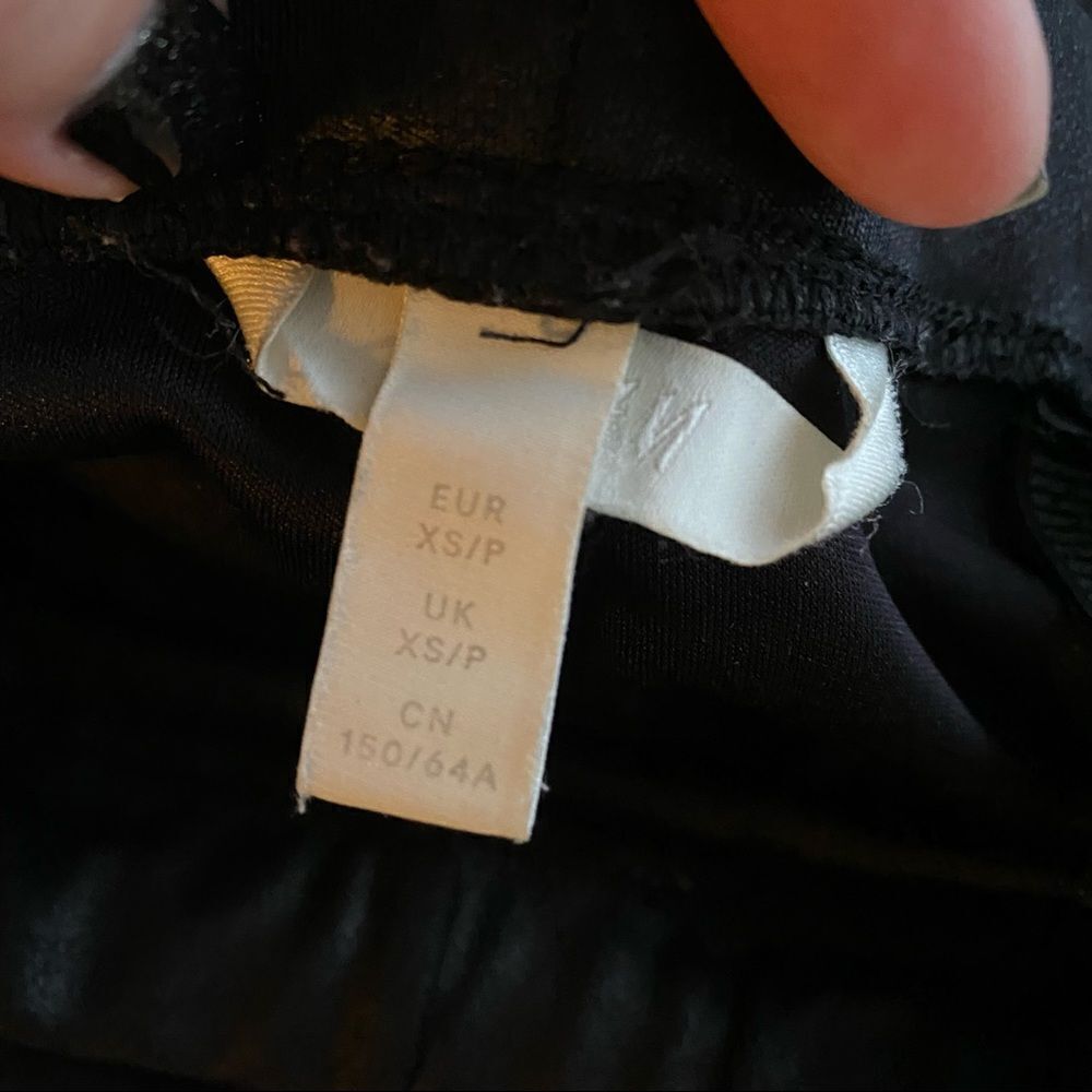 H&M Biker Short - Picture 7 of 8